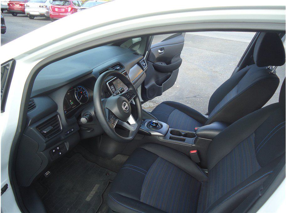 Used 2025 Nissan Leaf S FWD image 20