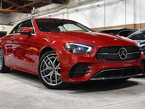 Used 2023 Mercedes-Benz E 450 4MATIC Cabriolet image 2