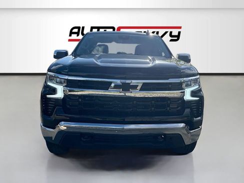 Used 2024 Chevrolet Silverado 1500 LT AWD/4WD image 2