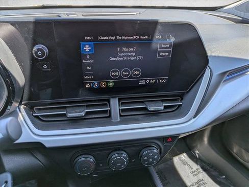 Used 2024 Chevrolet Trax LS w/ LS Convenience Package FWD image 19