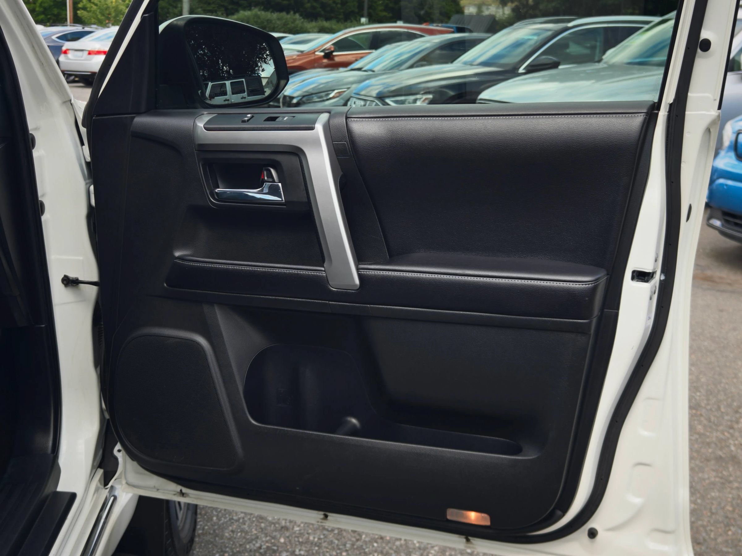 Used 2017 Toyota 4Runner Limited AWD/4WD image 32