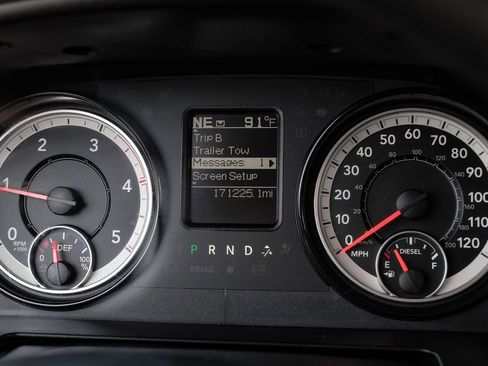 Used 2017 RAM 3500 Tradesman w/ Chrome Appearance Group image 20