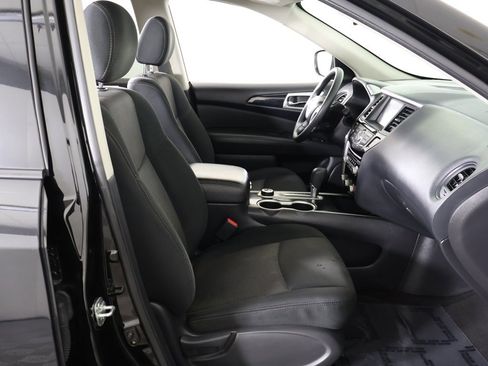 Used 2020 Nissan Pathfinder S image 28