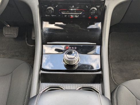 Certified 2025 Jeep Grand Cherokee L Laredo w/ Luxury Tech Group I image 16