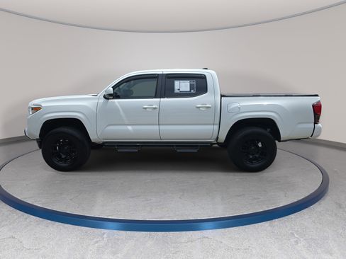 Used 2018 Toyota Tacoma SR w/ SR Convenience Package RWD image 8