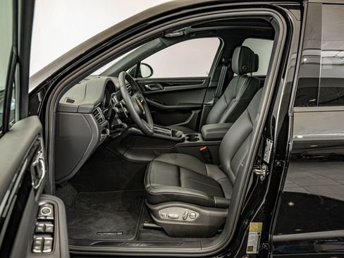 New 2026 Porsche Macan AWD/4WD image 5