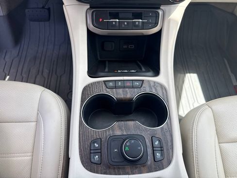 Used 2021 GMC Acadia Denali w/ Denali Technology Package FWD image 19