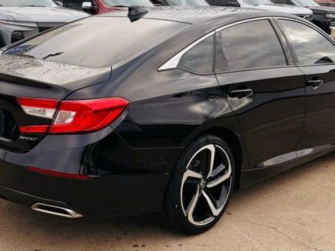 Used 2020 Honda Accord Sport image 2