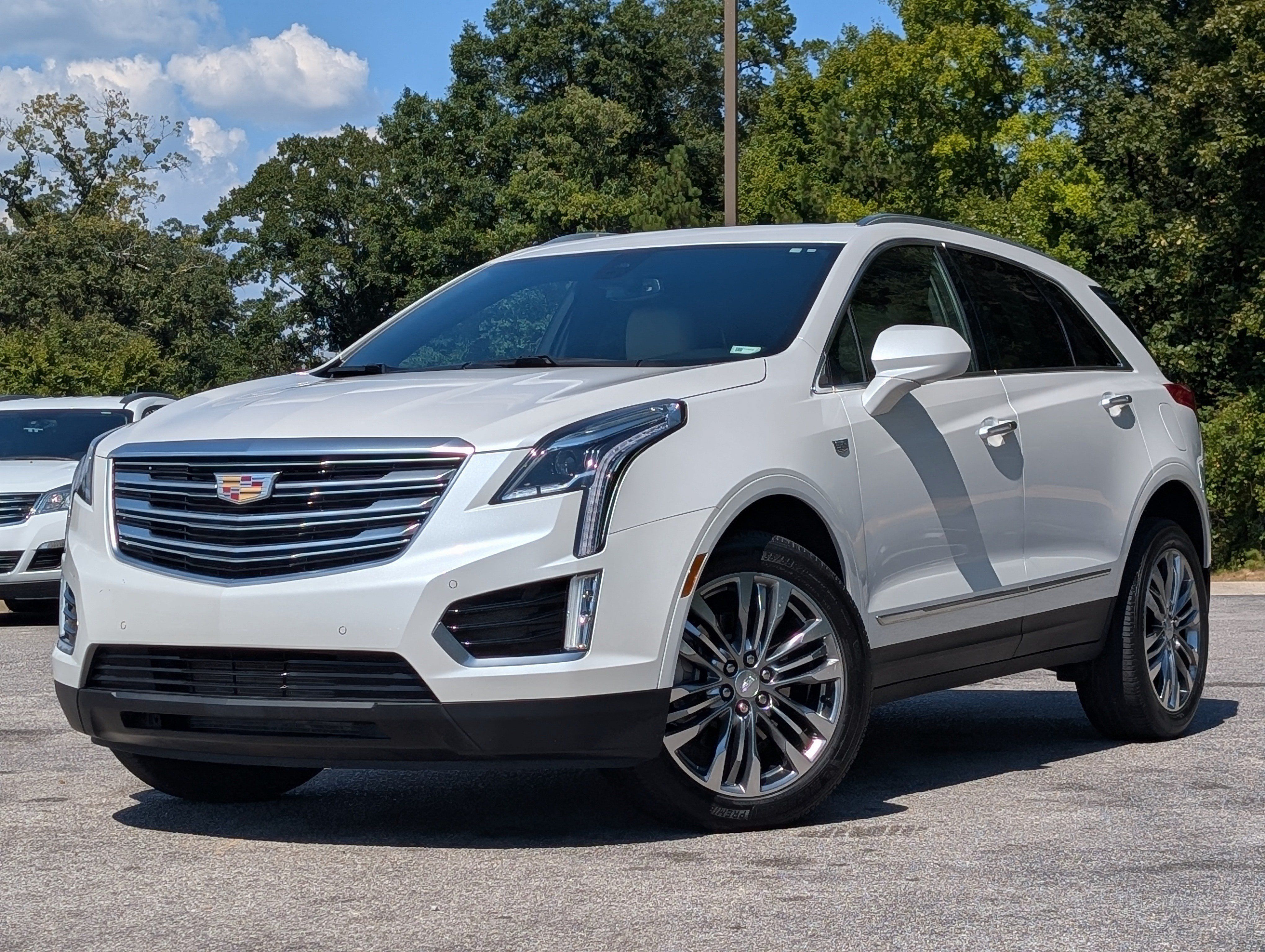 Used 2018 Cadillac XT5 Premium Luxury w/ LPO, Wheel Lock Package FWD image 4