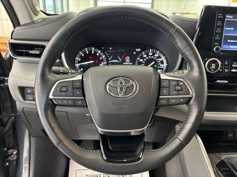Used 2021 Toyota Highlander Limited AWD/4WD image 13
