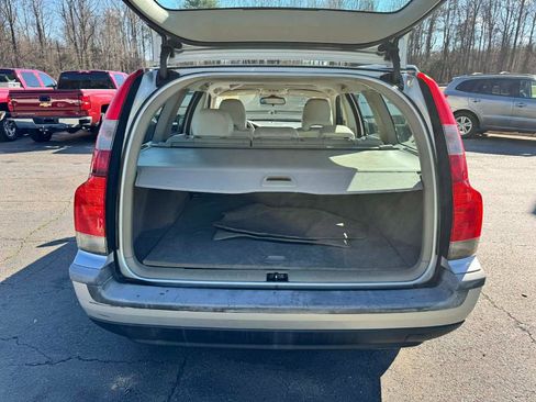 Used 2004 Volvo V70 2.5T image 21