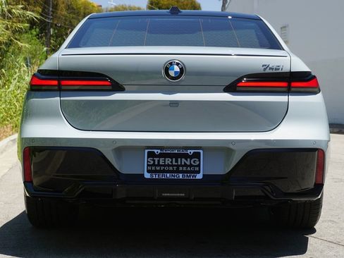 New 2025 BMW 740i image 6