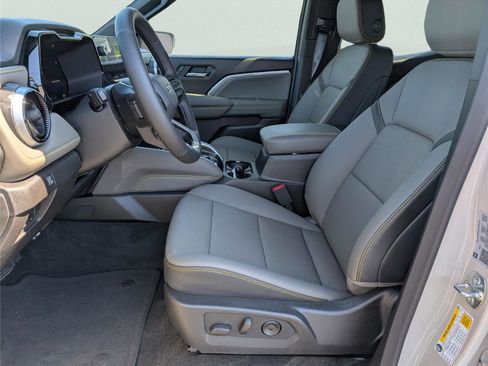 New 2026 Chevrolet Colorado ZR2 w/ Technology Package AWD/4WD image 23
