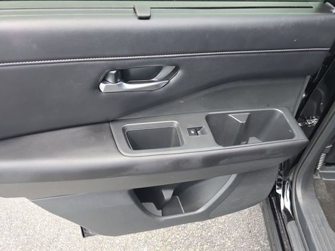 Used 2024 Nissan Pathfinder SL image 12