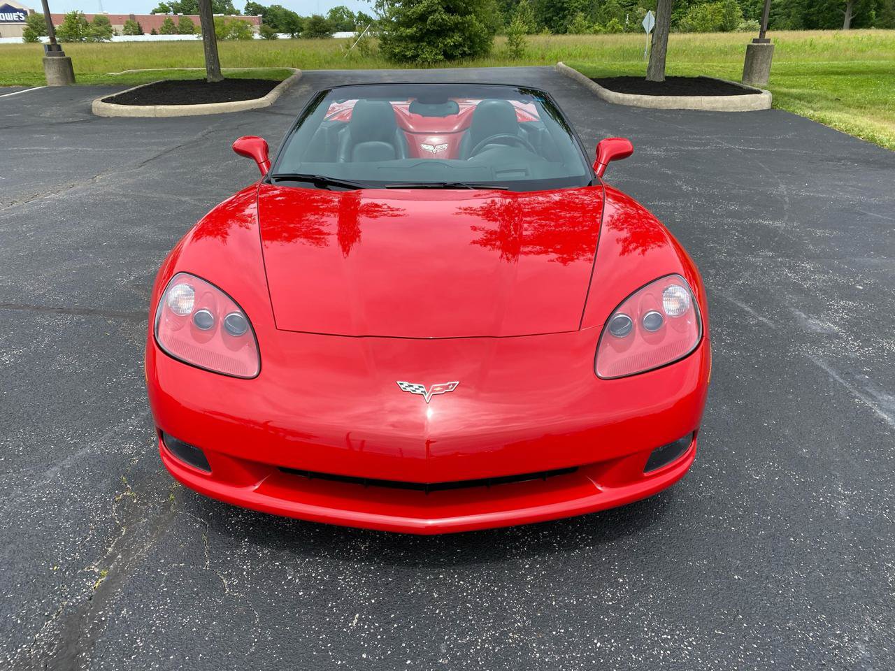 Used 2005 Chevrolet Corvette Convertible w/ Preferred Equipment Group RWD image 3