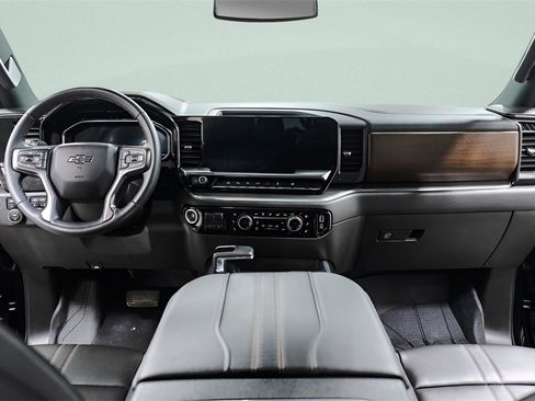 Used 2025 Chevrolet Silverado 1500 High Country w/ Midnight Edition image 9