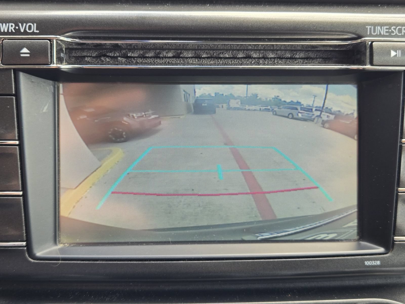 Used 2015 Toyota RAV4 LE AWD/4WD image 17