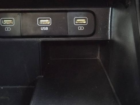 Certified 2023 Kia Sorento LX image 27