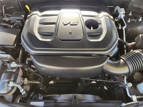 Used 2020 Jeep Grand Cherokee Laredo image 31