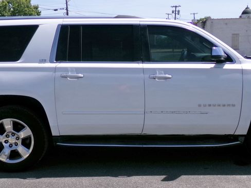 Used 2015 Chevrolet Suburban LTZ RWD image 5