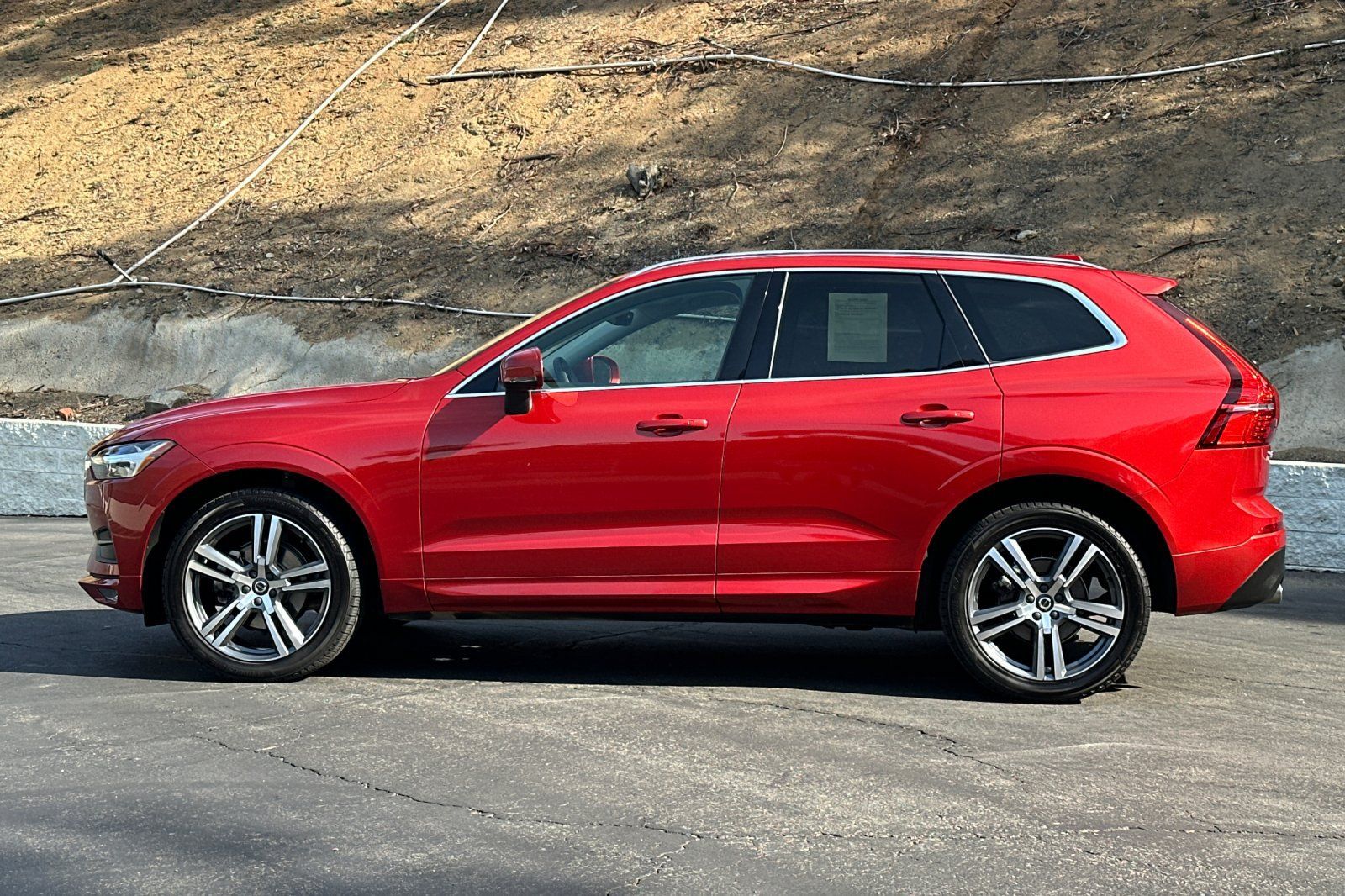 Used 2021 Volvo XC60 T5 Momentum w/ Premium Package FWD image 7