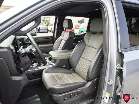 Used 2024 Chevrolet Silverado 1500 ZR2 w/ Technology Package AWD/4WD image 24