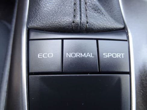Used 2024 Toyota Camry LE FWD image 27