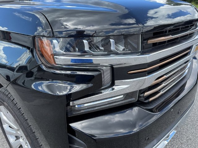 Used 2020 Chevrolet Silverado 1500 High Country w/ Technology Package AWD/4WD image 9