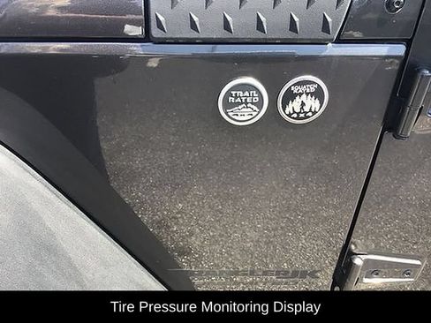 Used 2018 Jeep Wrangler Unlimited Sport AWD/4WD image 17