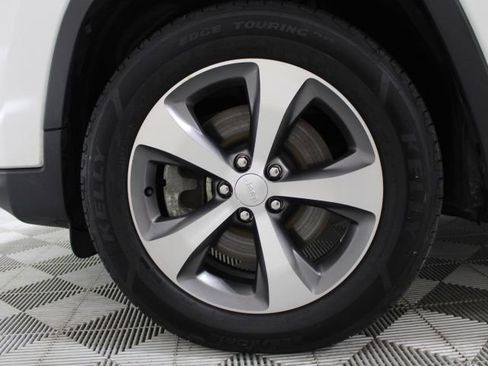 Used 2022 Jeep Cherokee Limited image 52