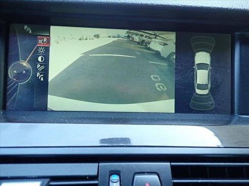 Used 2013 BMW 528i xDrive Sedan AWD/4WD image 18