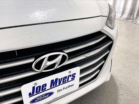 Used 2018 Hyundai Elantra Value Edition FWD image 7