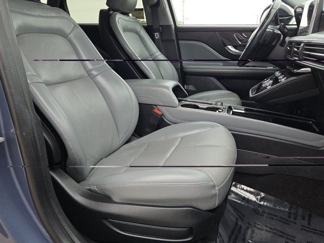 Used 2022 Lincoln Corsair AWD w/ Premium Package image 4