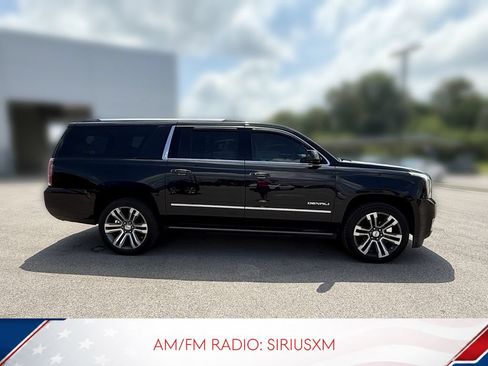 Used 2017 GMC Yukon XL Denali w/ Open Road Package AWD/4WD image 4
