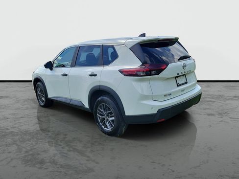 Used 2024 Nissan Rogue S FWD image 3