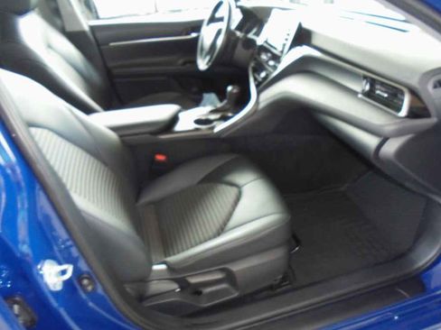 Used 2023 Toyota Camry SE image 8