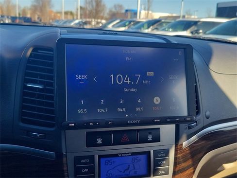 Used 2011 Hyundai Santa Fe Limited w/ Navigation Pkg 4 image 19