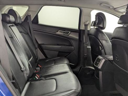 Used 2024 Kia Sportage EX FWD image 19
