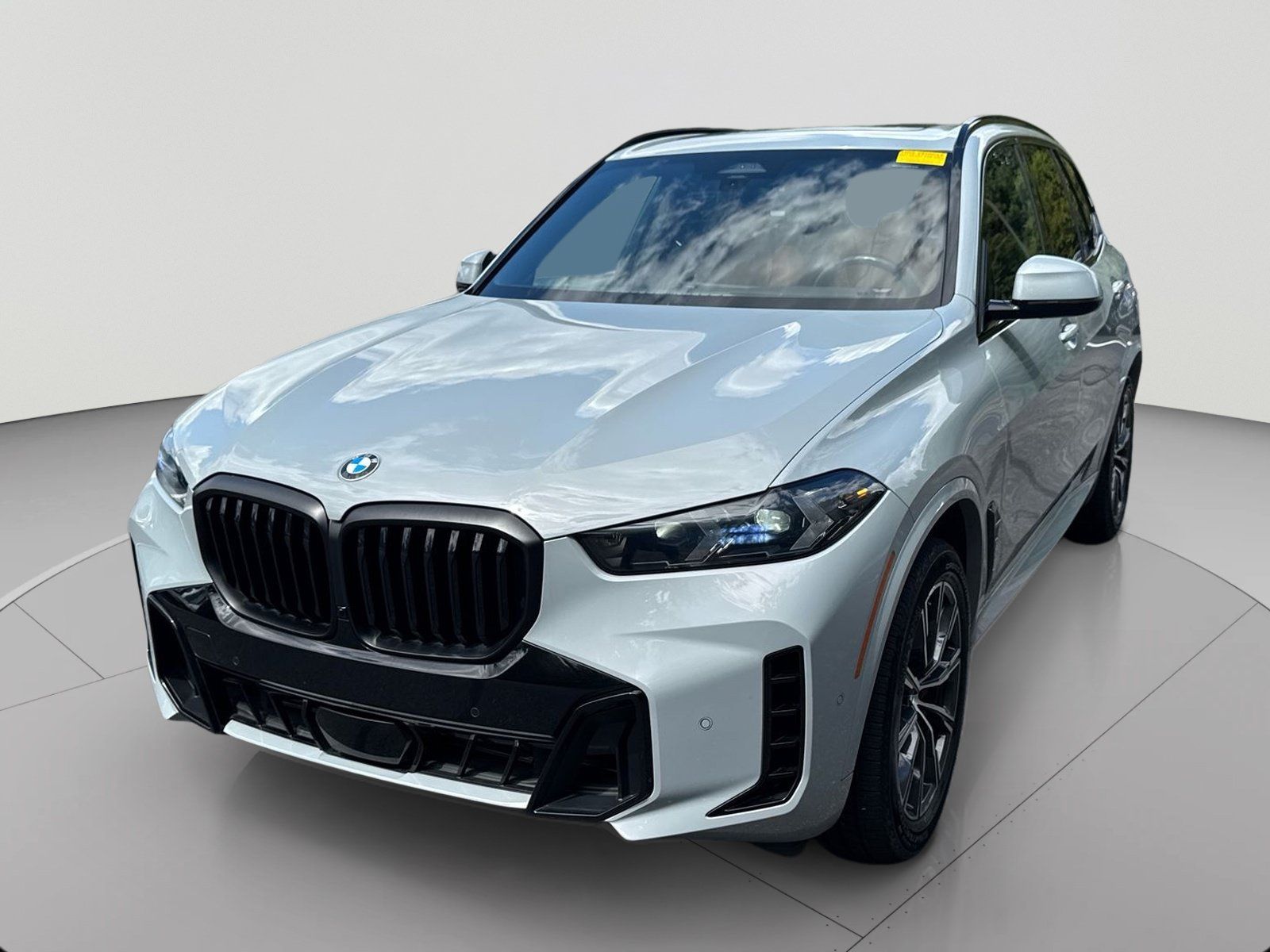 Used 2025 BMW X5 xDrive40i w/ M Sport Package AWD/4WD image 11