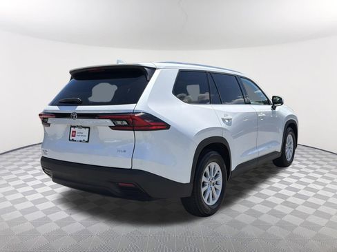 Certified 2025 Toyota Grand Highlander FWD image 19