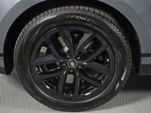 New 2026 Land Rover Range Rover Velar Dynamic SE image 9