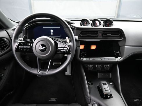 Used 2024 Nissan Z Performance w/ Floor Mat Package RWD image 19