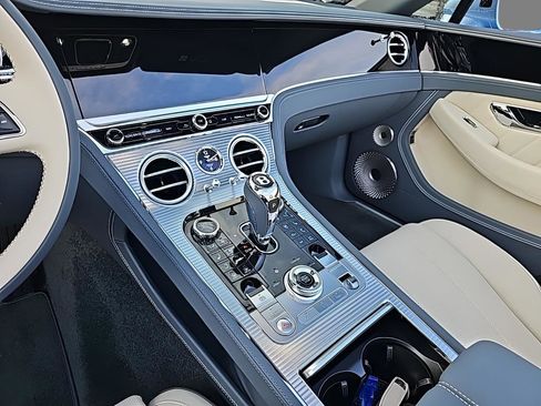 New 2024 Bentley Continental GT V8 image 32