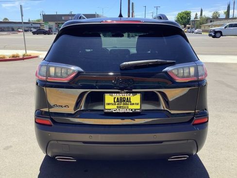 Used 2020 Jeep Cherokee Latitude Plus AWD/4WD image 24