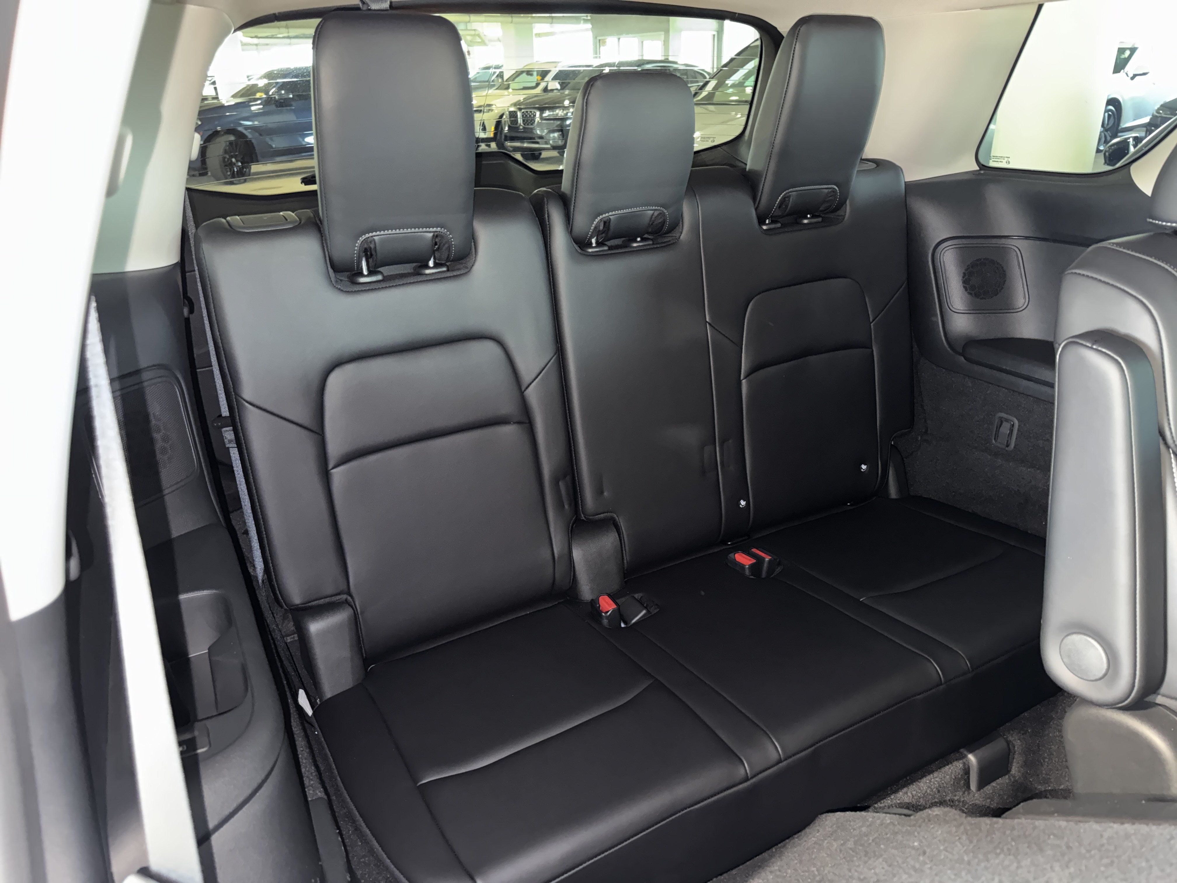 Used 2024 Nissan Pathfinder Platinum FWD image 16