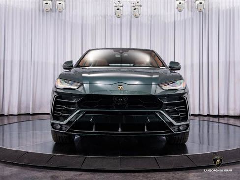 Used 2021 Lamborghini Urus AWD/4WD image 2