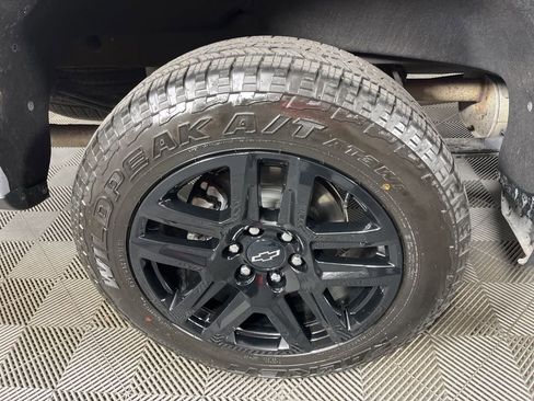 Certified 2024 Chevrolet Silverado 1500 LT Trail Boss w/ Convenience Package II image 17