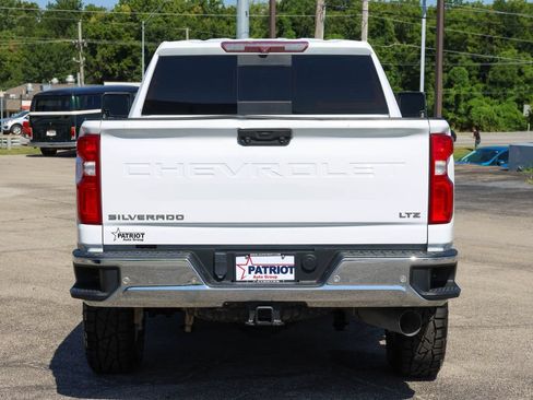 Used 2021 Chevrolet Silverado 2500 LTZ w/ LTZ Convenience Package AWD/4WD image 4