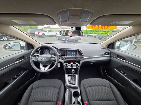 Used 2019 Hyundai Elantra SEL FWD image 2
