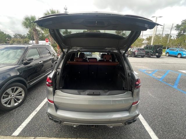 Used 2024 BMW X5 M60i AWD/4WD image 7